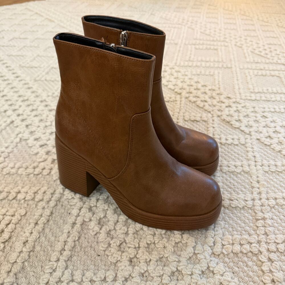 NWOT Dirty Laundry Brown Block Heel Boots